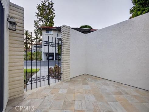 2262 Via Puerta D , Laguna Woods, CA