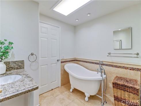 218  Avenida Majorca  D , Laguna Woods, CA