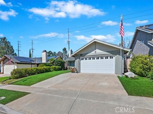 23395  Red Robin   Way, Lake Forest, CA