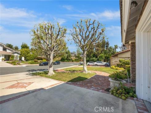 22061  Midcrest   Drive, Lake Forest, CA