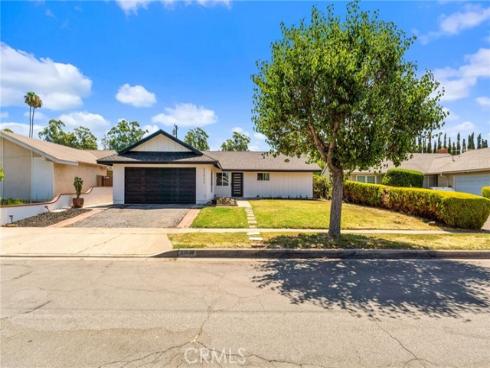 23822  La Rosa   Drive, Lake Forest, CA