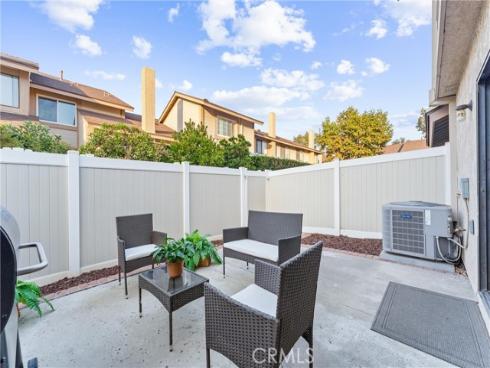 25201  Chestnutwood  , Lake Forest, CA