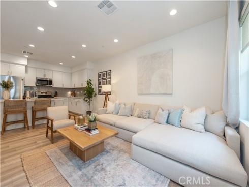 907 Sunset Rdg , Lake Forest, CA