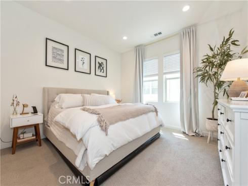 907 Sunset Rdg , Lake Forest, CA