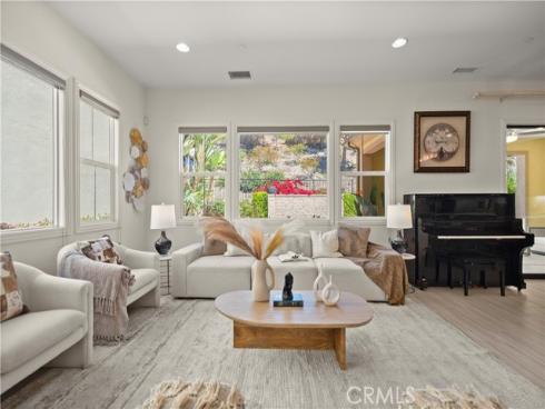 275 Pinnacle Drive, Lake Forest, CA