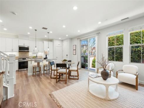 906 El Paseo , Lake Forest, CA