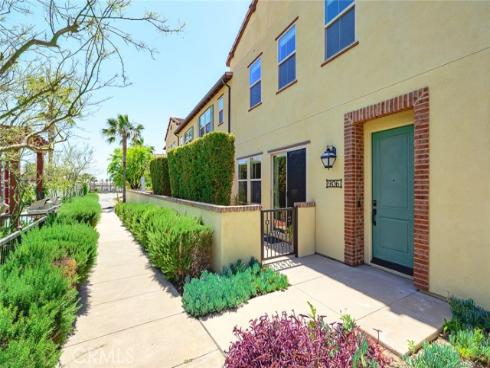 906 El Paseo , Lake Forest, CA