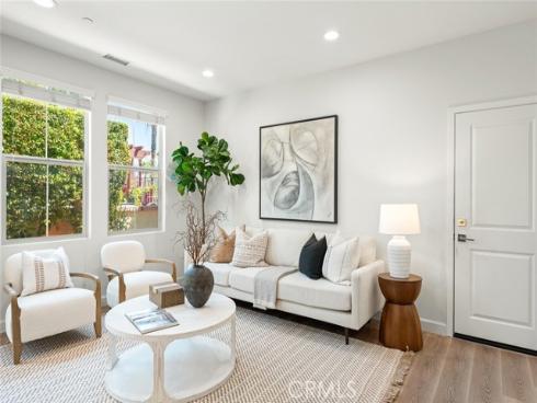 906 El Paseo , Lake Forest, CA