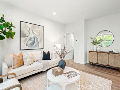 906 El Paseo , Lake Forest, CA