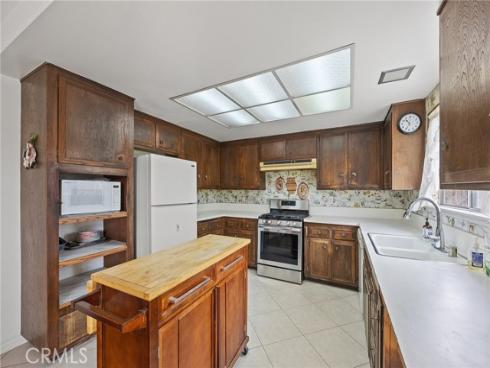 23692 Cavanaugh Road, Lake Forest, CA