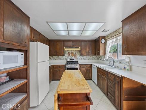 23692 Cavanaugh Road, Lake Forest, CA