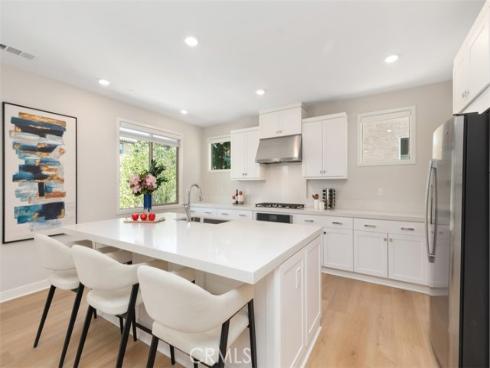 554 Catalonia , Lake Forest, CA