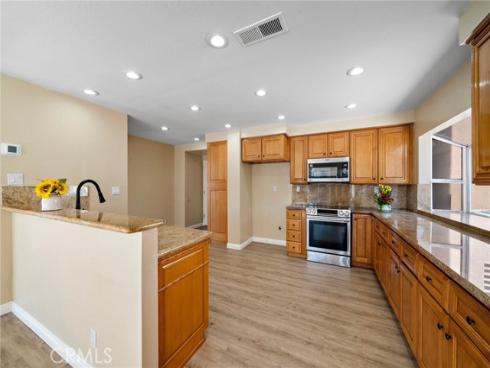21572 Via Invierno , Lake Forest, CA