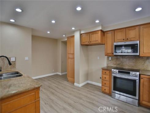 21572 Via Invierno , Lake Forest, CA