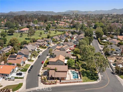 21572 Via Invierno , Lake Forest, CA