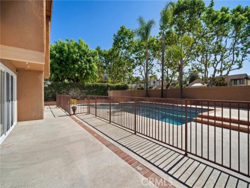 21572 Via Invierno , Lake Forest, CA