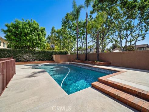 21572 Via Invierno , Lake Forest, CA