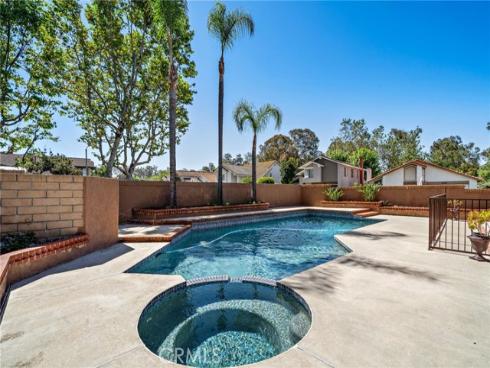 21572 Via Invierno , Lake Forest, CA