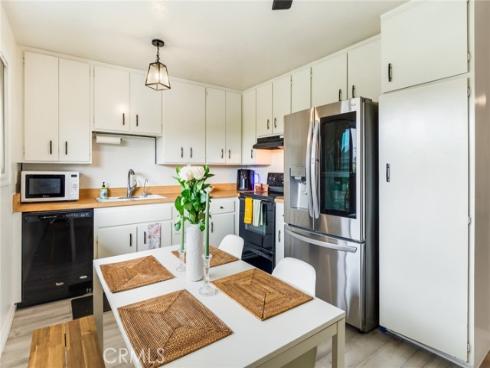 23292 Orange 6 Avenue, Lake Forest, CA