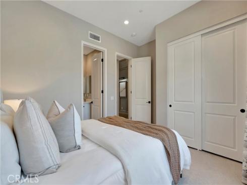 17  Ponte  , Lake Forest, CA