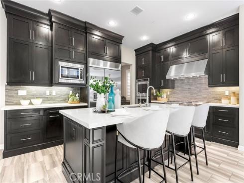 11 Goldenrod , Lake Forest, CA