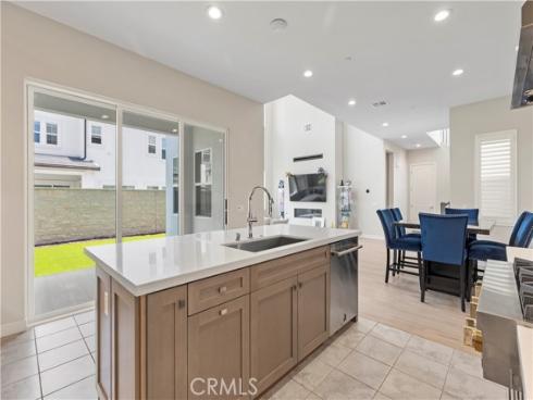 120  Holliston  , Lake Forest, CA