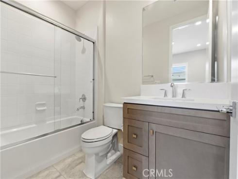 120  Holliston  , Lake Forest, CA