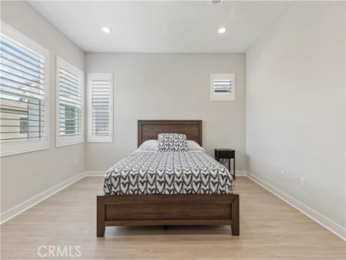 120  Holliston  , Lake Forest, CA