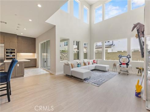 120  Holliston  , Lake Forest, CA