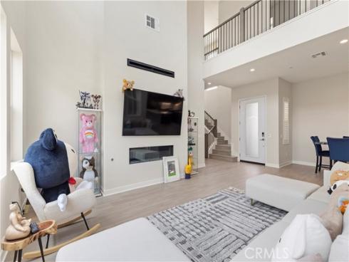 120  Holliston  , Lake Forest, CA