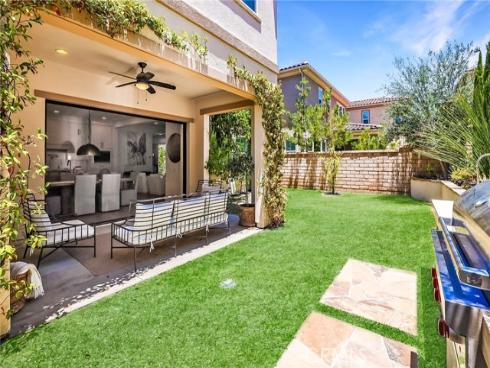 16  Juniper  , Lake Forest, CA