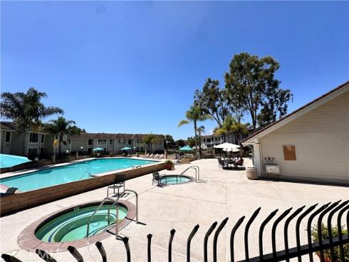 25885  Trabuco  33  Road, Lake Forest, CA