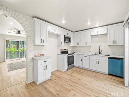 23214  Orange  7  Avenue, Lake Forest, CA