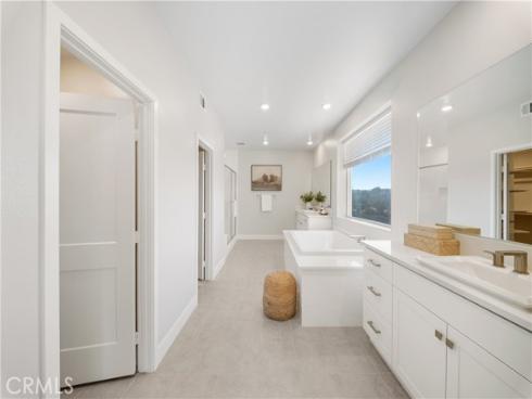 671  Pelion  , Lake Forest, CA