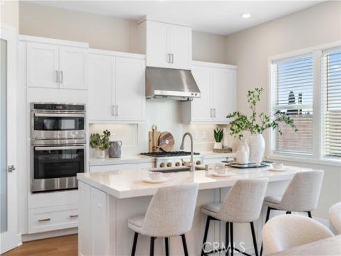 671  Pelion  , Lake Forest, CA