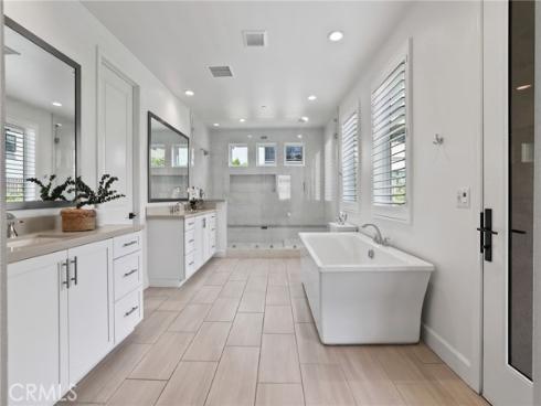 12  Lontano  , Lake Forest, CA