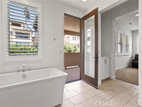 12  Lontano  , Lake Forest, CA