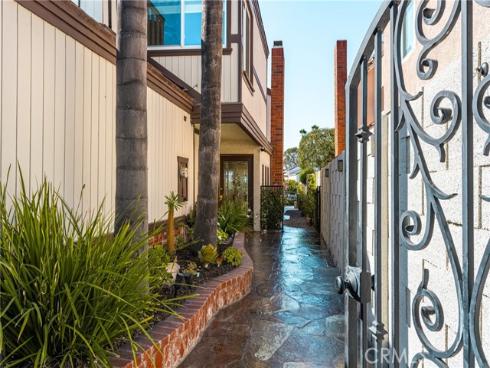 22661 Pine Lake Lane, Lake Forest, CA