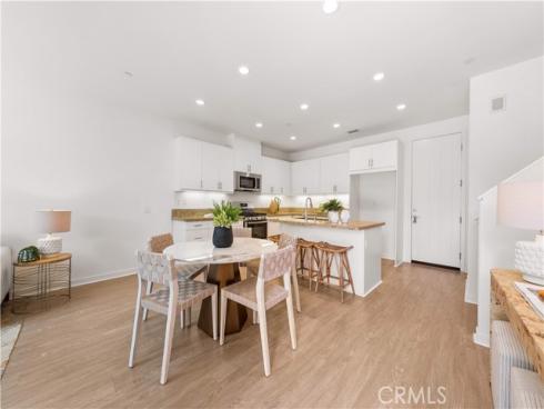 81  Savannah  , Lake Forest, CA