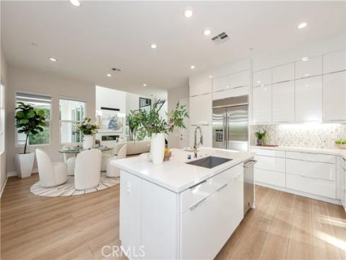 220  Holliston  , Lake Forest, CA