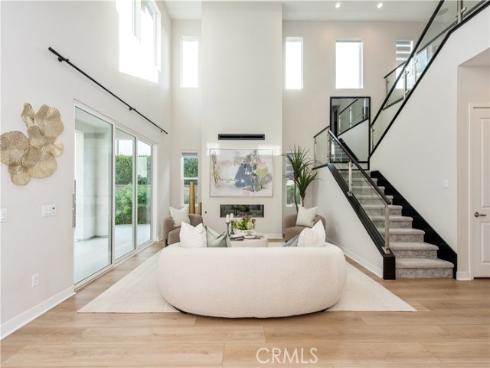 220  Holliston  , Lake Forest, CA