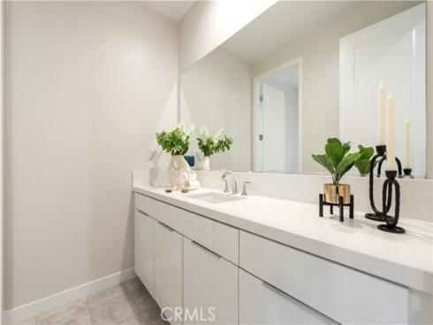 220  Holliston  , Lake Forest, CA