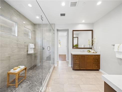 208  Pinnacle  , Lake Forest, CA