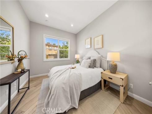 208  Pinnacle  , Lake Forest, CA