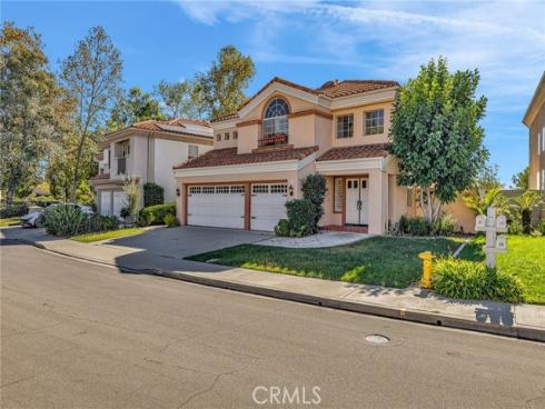 32  Salinas  , Lake Forest, CA