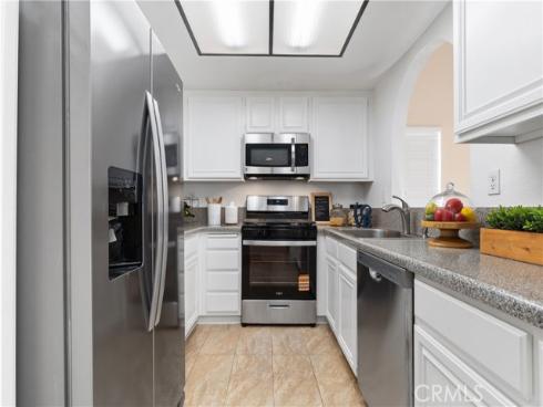 21175  Gladiolos  , Lake Forest, CA