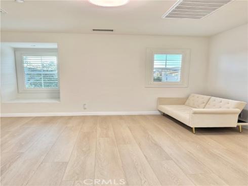 22  Lark  , Lake Forest, CA