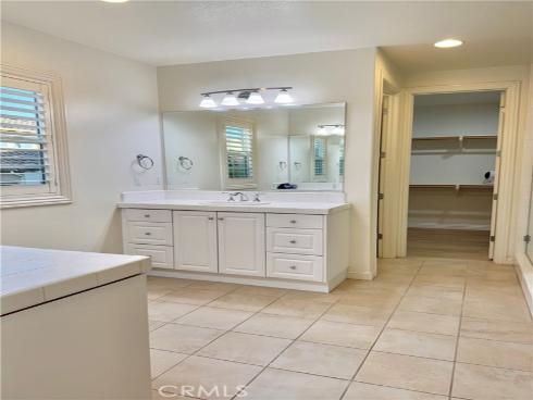 22  Lark  , Lake Forest, CA