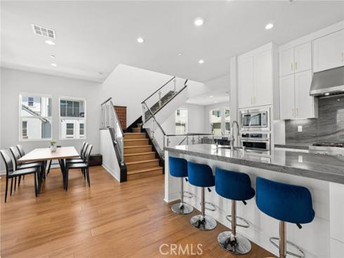 200  Newton  , Lake Forest, CA