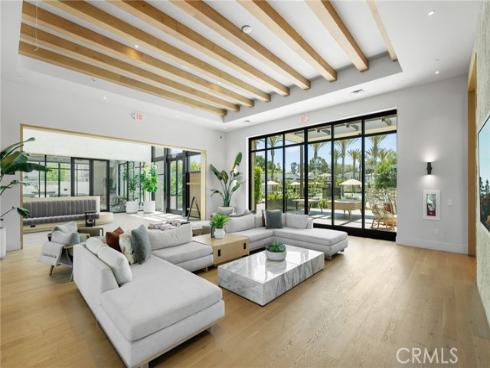 200  Newton  , Lake Forest, CA